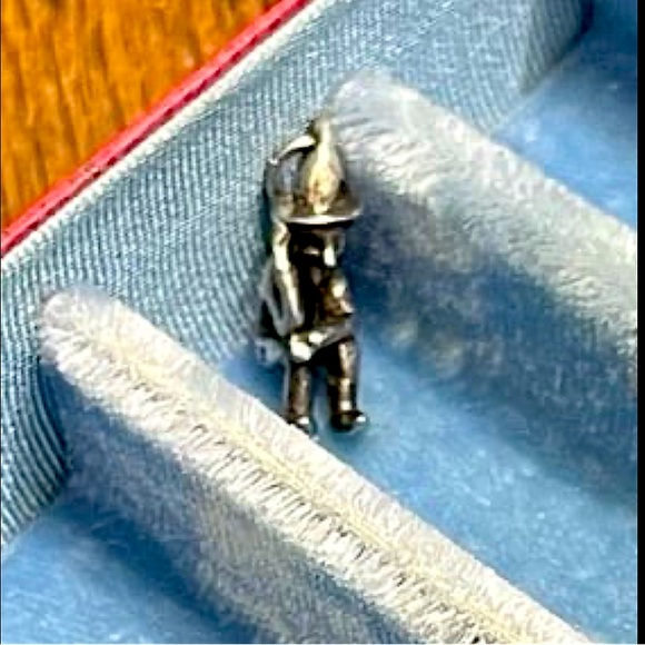 Vintage Sterling Silver Gnome Charm - Picture 3 of 6